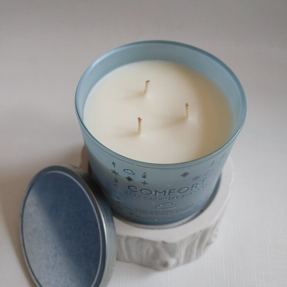 RARE Bath and Body Works Comfort Soft Cashmere Blanket 3 Wick 14.5oz Candle - Picture 2 of 2